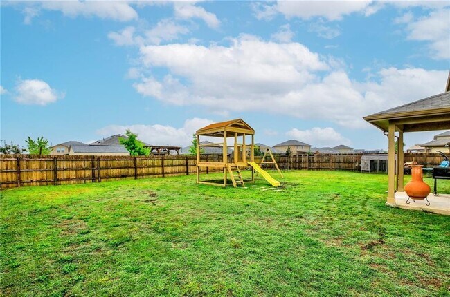 Building Photo - 514 Luna Vista Dr