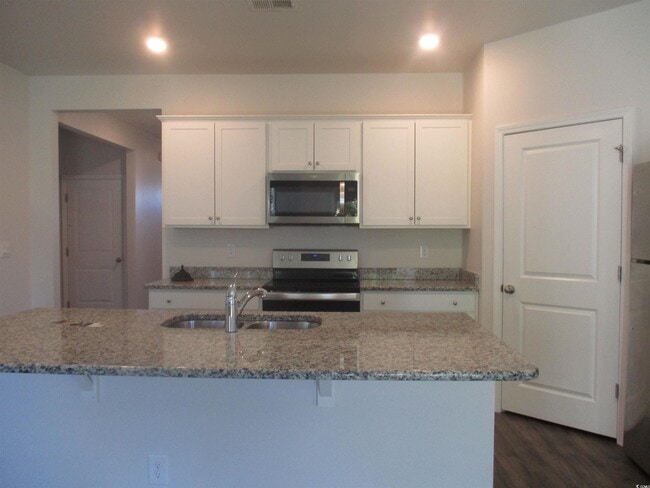 Building Photo - 1128 Sennema Cir