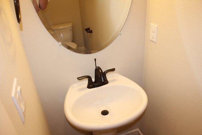 Building Photo - 15247 NW Rossetta St