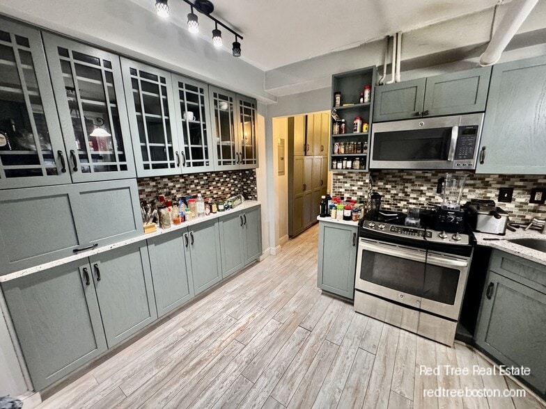 Building Photo - 1662 Commonwealth Ave