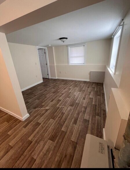 Building Photo - 125 Hickok St