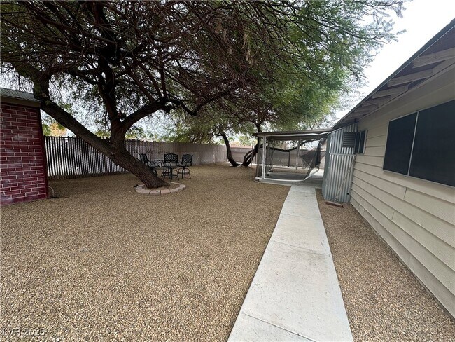 Building Photo - 3009 N Crawford St