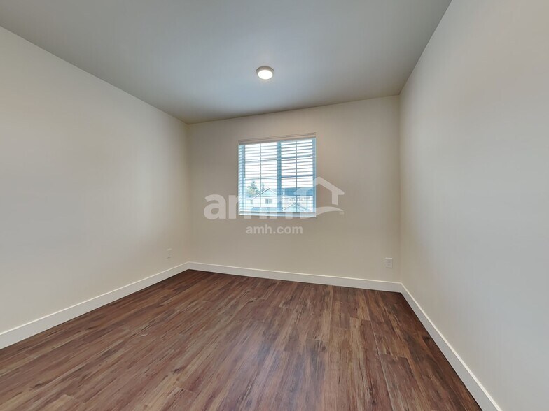 Building Photo - 7706 Verona Lp SW