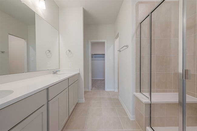 Building Photo - 27966 Western Crk Ct