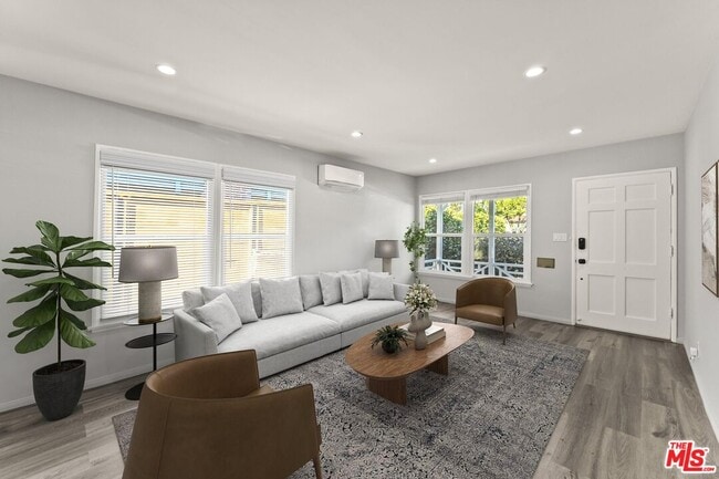 Building Photo - 2654 33rd St