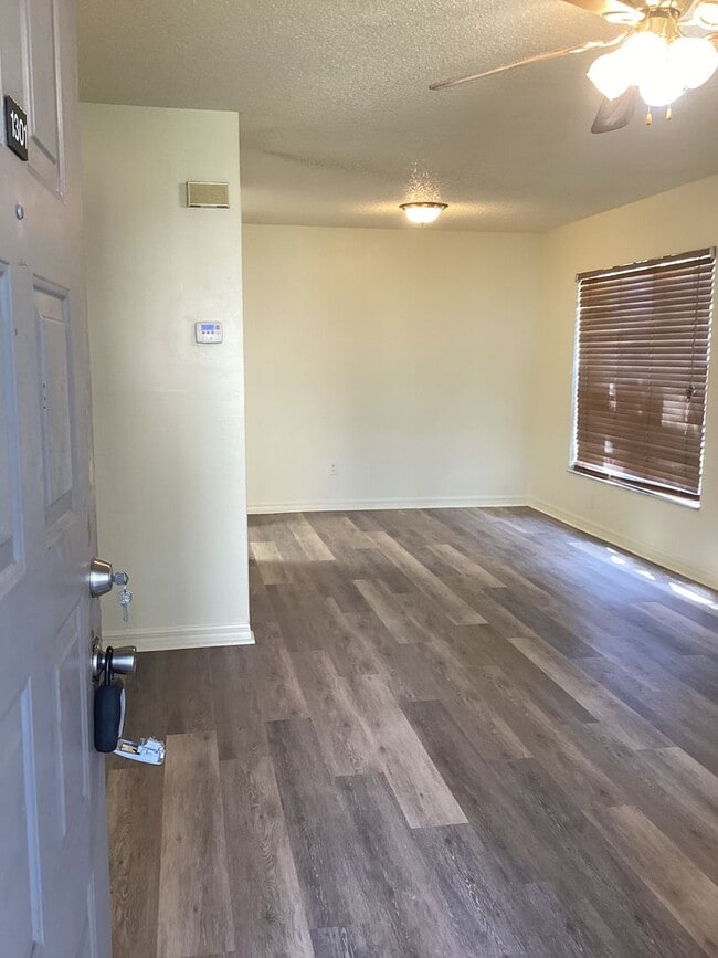 Building Photo - Southbrooke condo