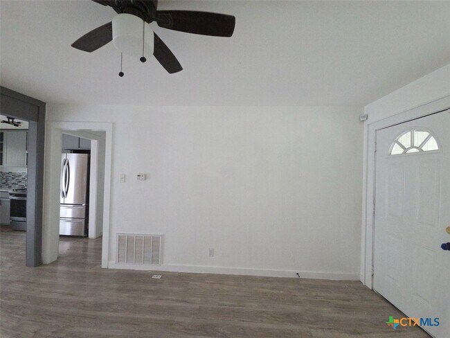 Building Photo - 1315 Estes Dr