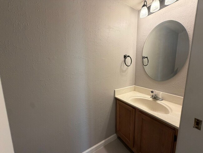 Building Photo - 8420 Oak Flat Way