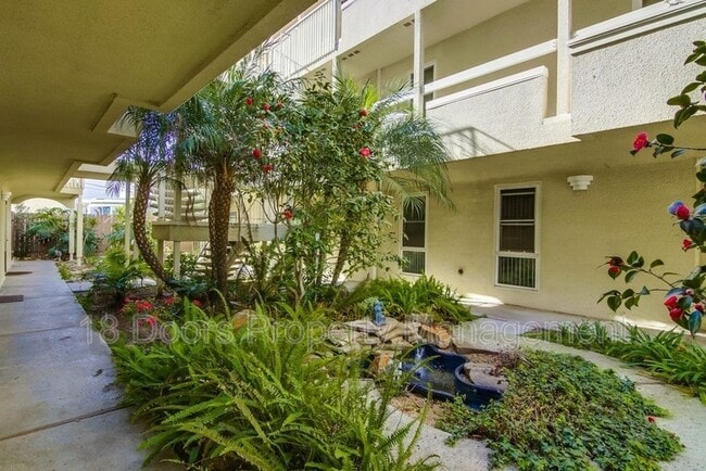 Building Photo - 3747 Yosemite St