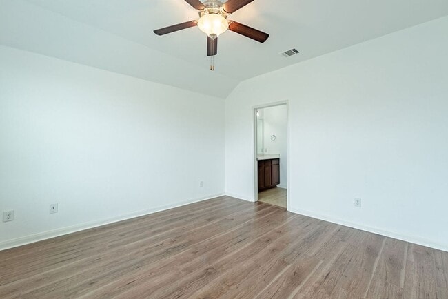 Building Photo - Beautiful 3 bedroom, 2 bathroom home in Manor!!!