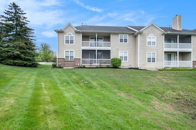 Building Photo - 2925 N Knightsbridge Cir