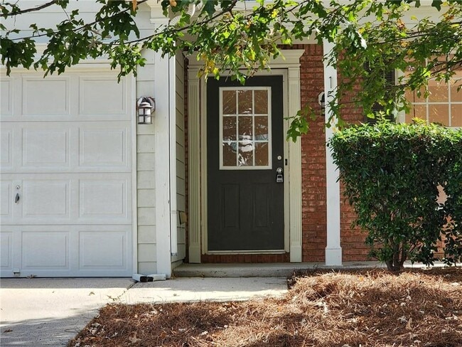 Building Photo - 157 Wallnut Hall Cir