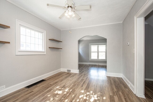 Building Photo - 3 Bedroom Lakewood Single House!