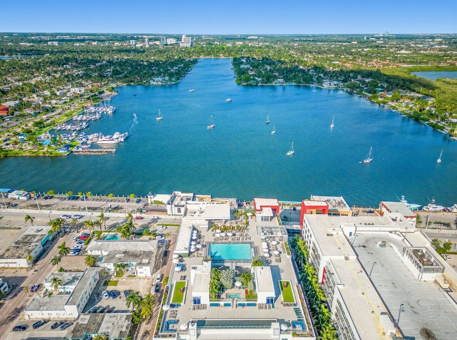 Building Photo - 777 N Ocean Dr