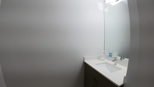 Building Photo - 1554 N Talman Ave