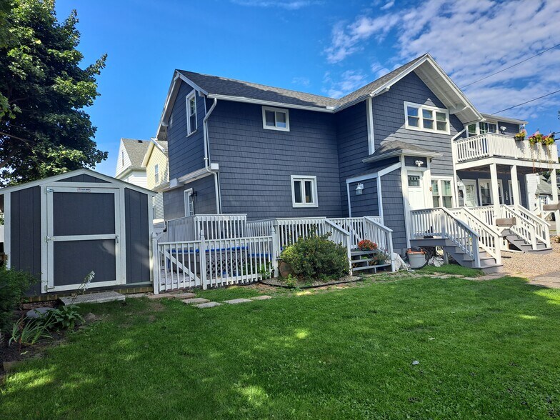 Side yard - 22 Wilder Ter