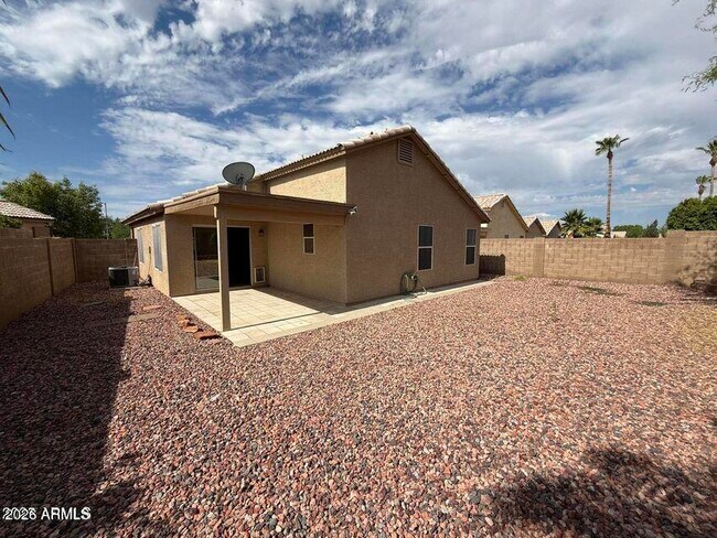 Building Photo - 3518 W Charlotte Dr