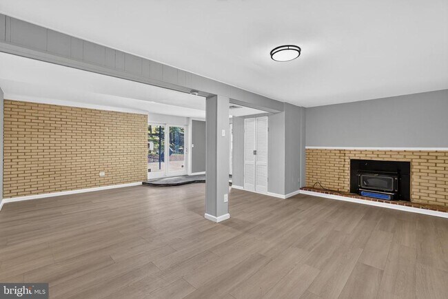 Building Photo - 6104 St John Dr