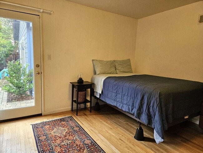 Building Photo - Charming 3 Bedroom Home in Southgate Neigh...