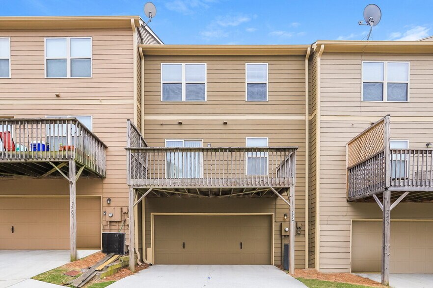 Building Photo - 2279 Baywood Tree Ln