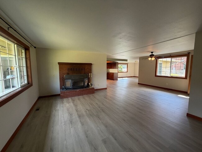 Building Photo - 6597 Tut Terrace