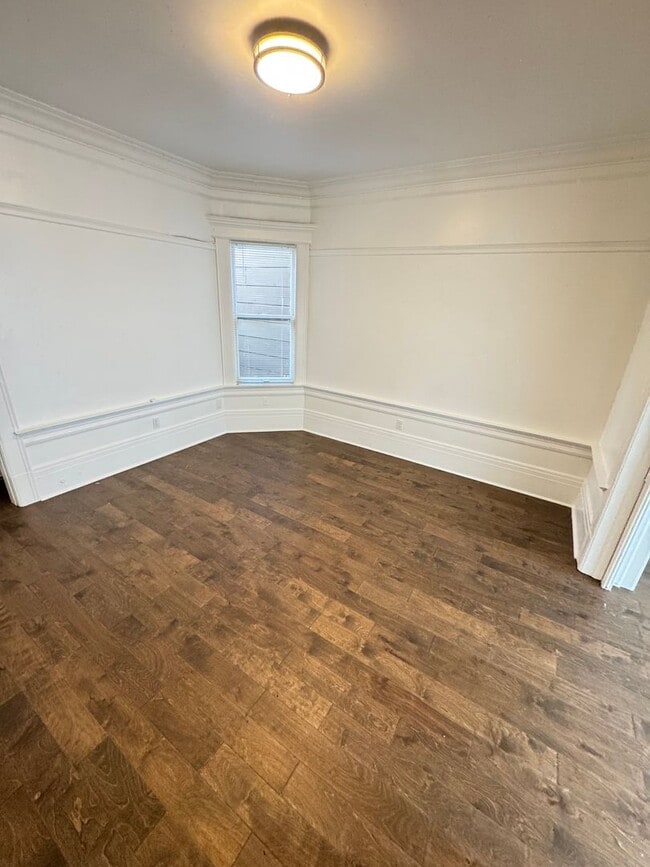 Building Photo - 1020-1024 Leavenworth Street