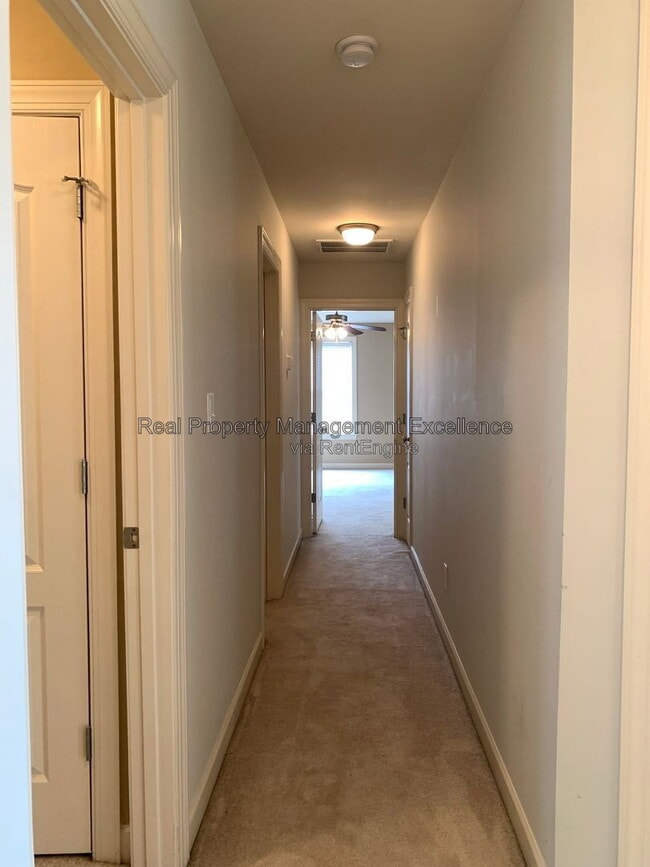 Building Photo - 1005 Hadley Meadows Dr