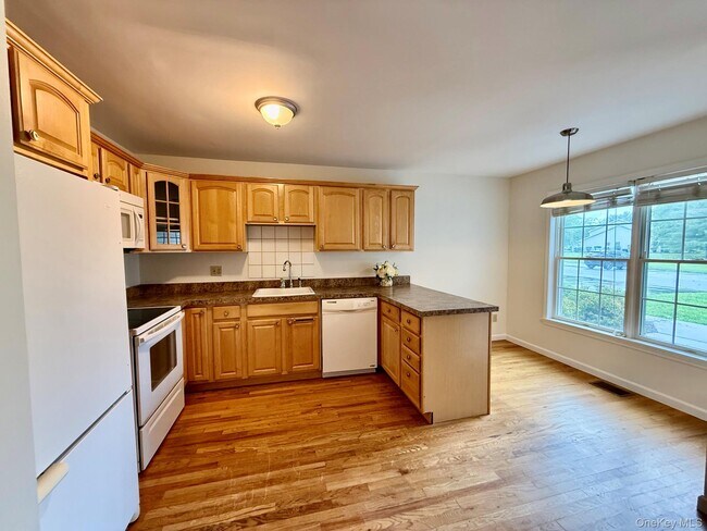 Building Photo - 73 Sandalwood Ln