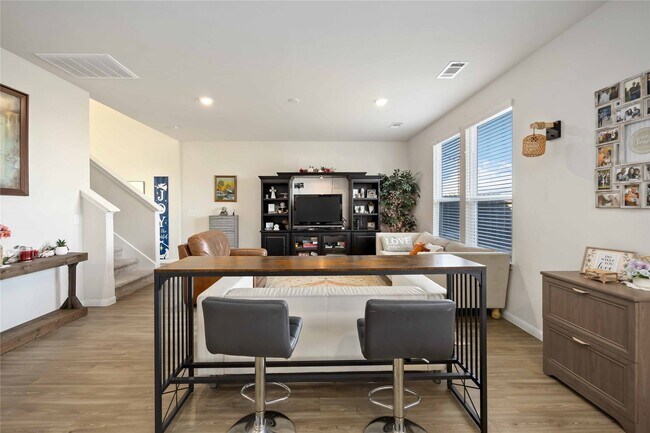 Building Photo - 6434 Lakeview Haven Dr