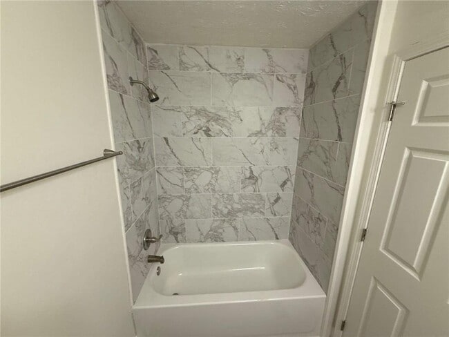 Building Photo - 4680 Ryan Rd