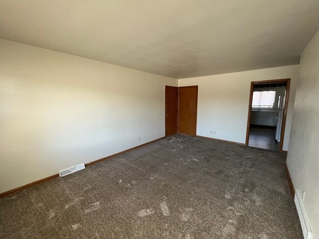 Building Photo - Holmes 2511-2513