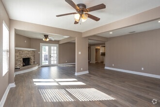 Interior Photo - 536 W Greenwood Ave
