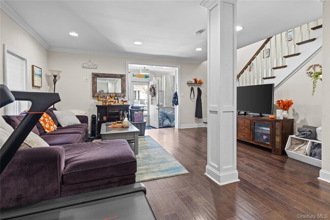 Building Photo - 76 Oregon St