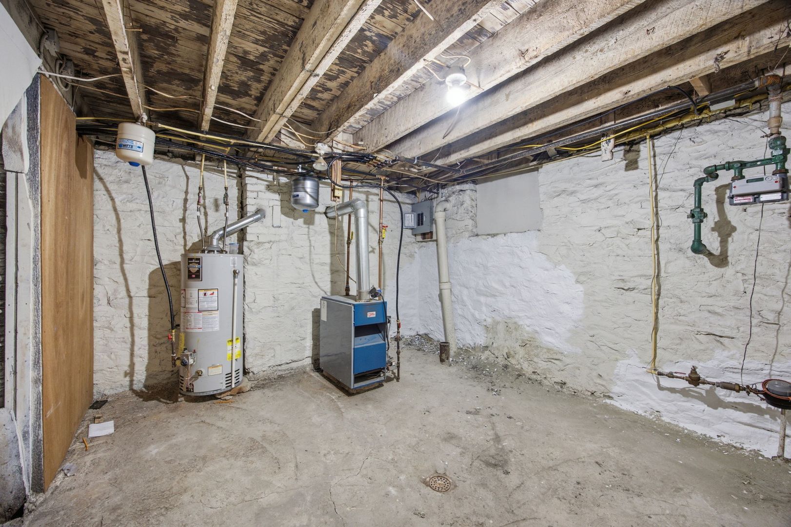 Building Photo - 225 Luray St