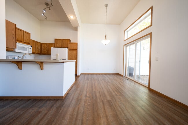 Building Photo - 4892 Bluff Heights Trail SE