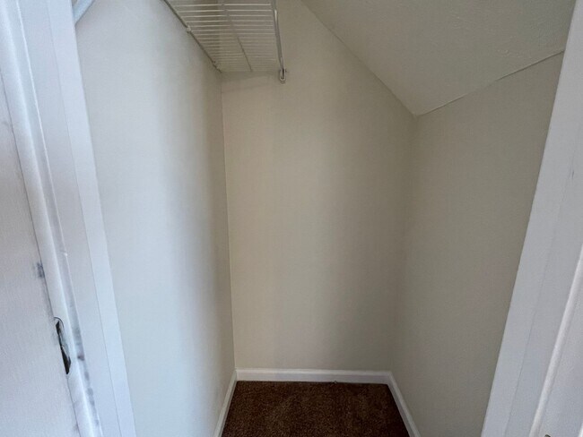 Building Photo - Timberlake Area Townhome