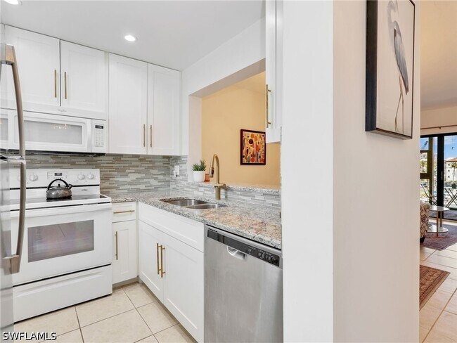 Building Photo - 801 River Point Dr