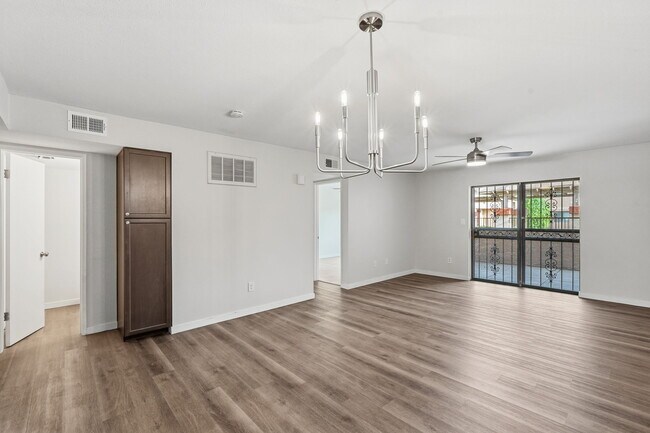 Building Photo - 10828 N Biltmore Dr