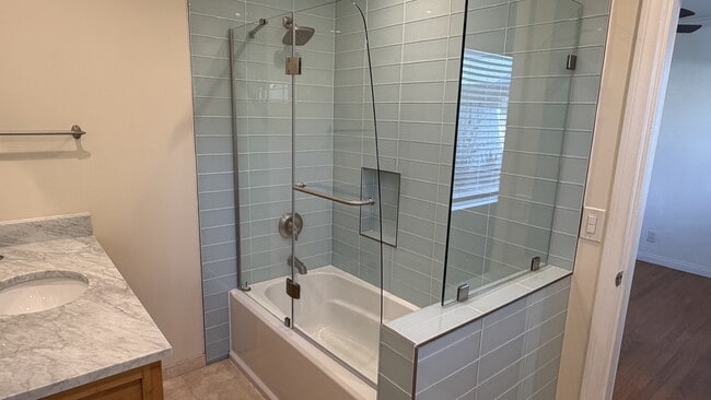 Building Photo - 257 Claremont Ave