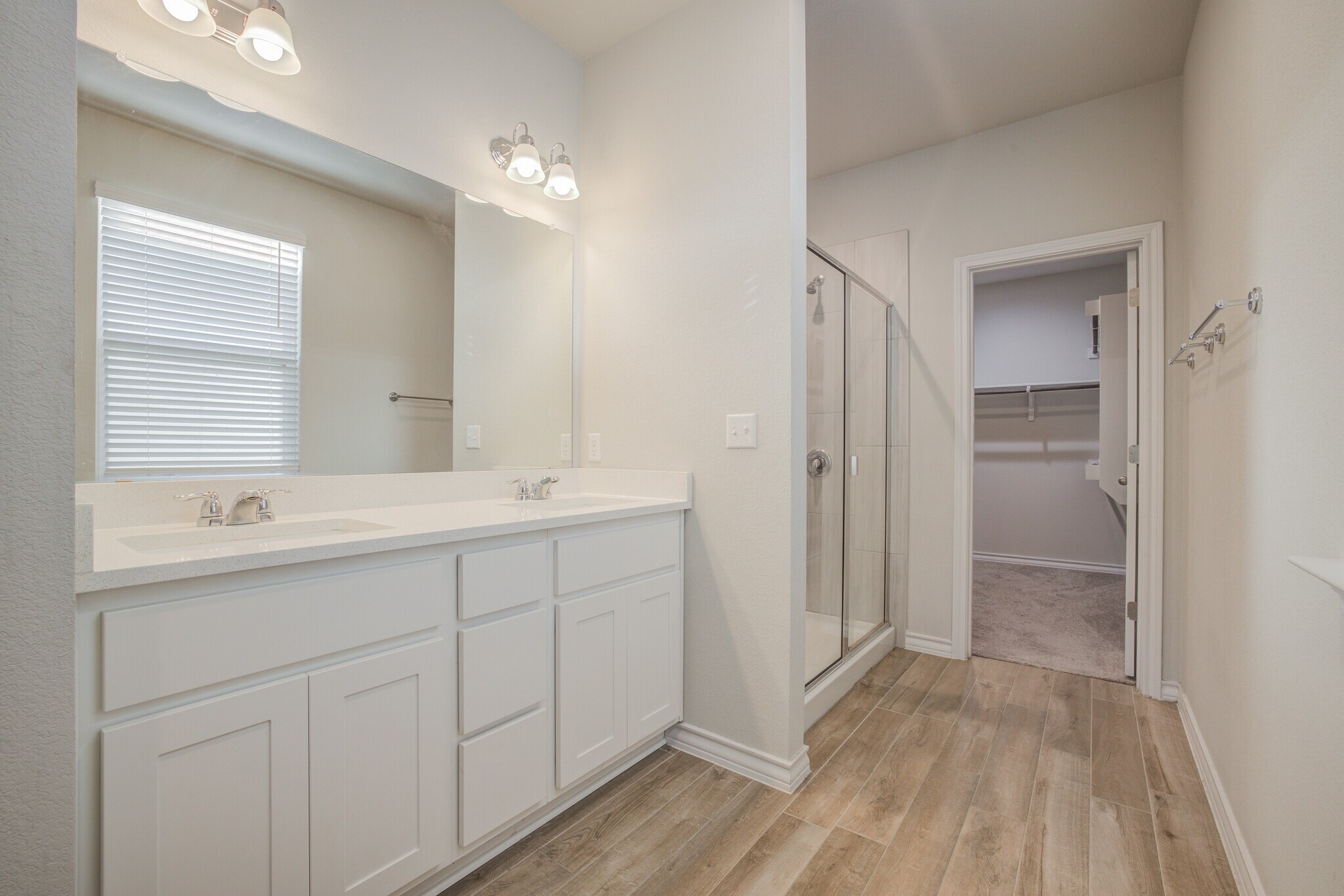 Primary Dual Vanity - 1602 Denesa Dr