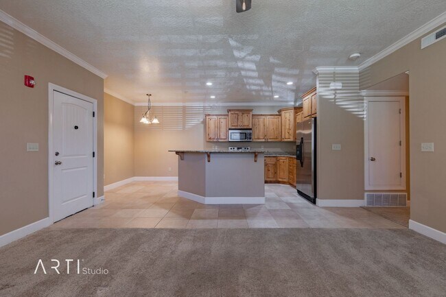 Building Photo - Available September 1 - Spacious 3 Bedroom...