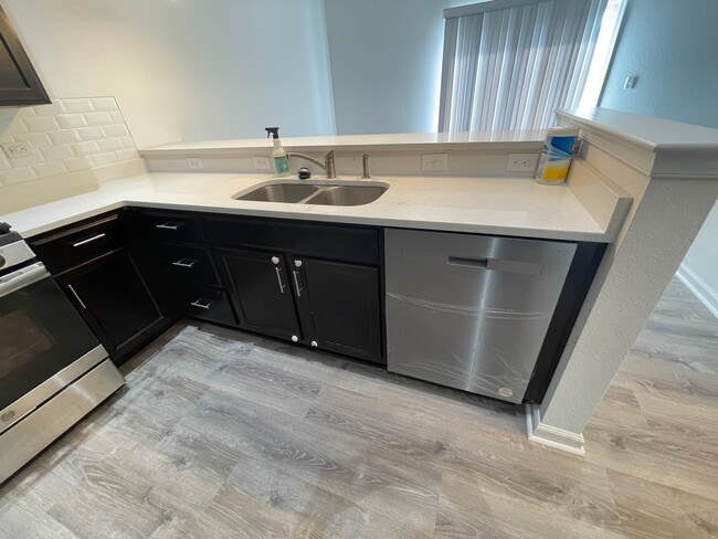 Building Photo - 4024 Trenwith Ln