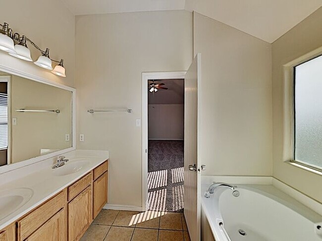 Building Photo - No Application Fees* $500 off 1st Months R...