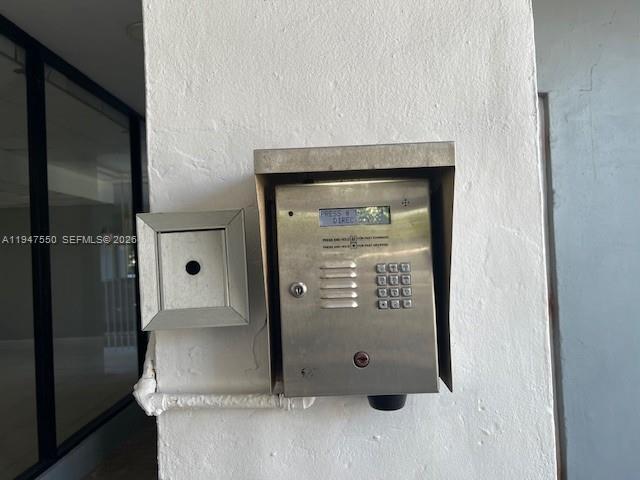 Building Photo - 2016 Bay Dr