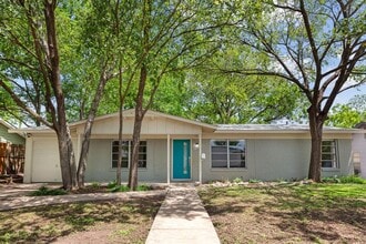 Building Photo - 5302 Robinsdale Ln
