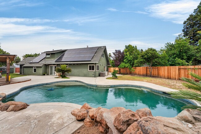 Building Photo - 420 Colusa Pl