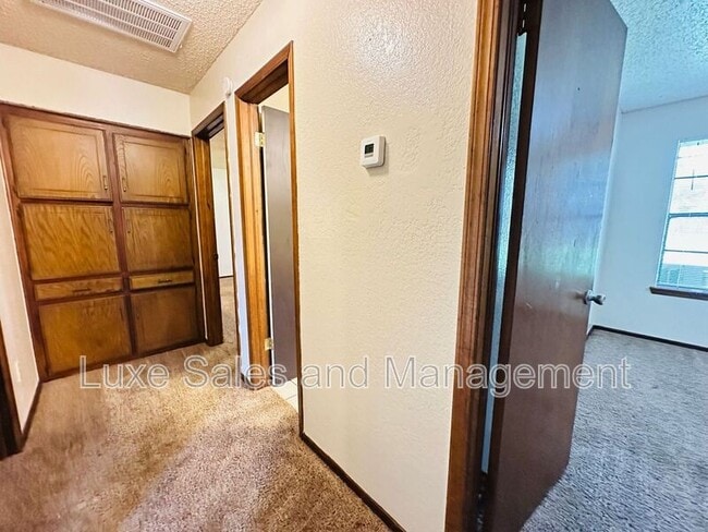 Building Photo - 7208 Kings Manor Ct