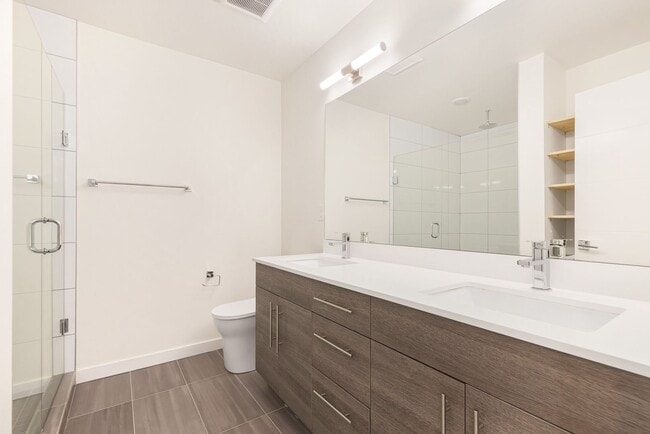 Building Photo - 2 Bedroom PLUS DEN - West Seattle Townhome