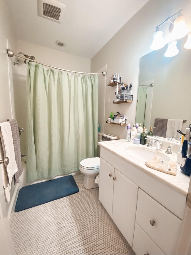 Building Photo - 121 Green St