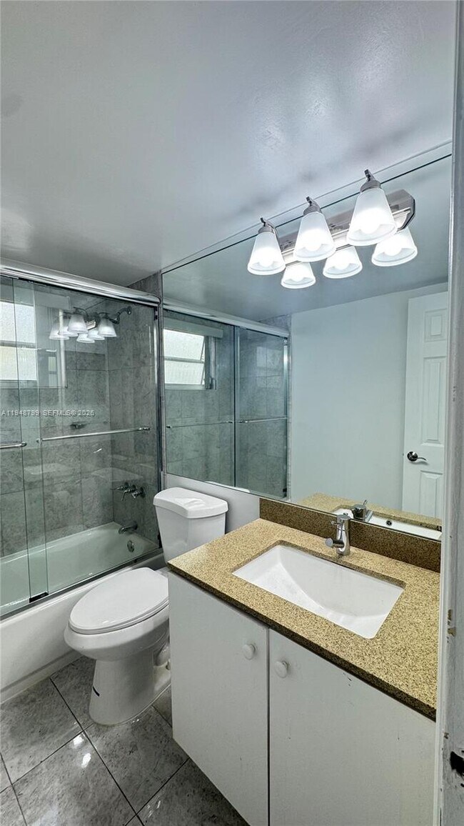 Building Photo - 919 Michigan Ave